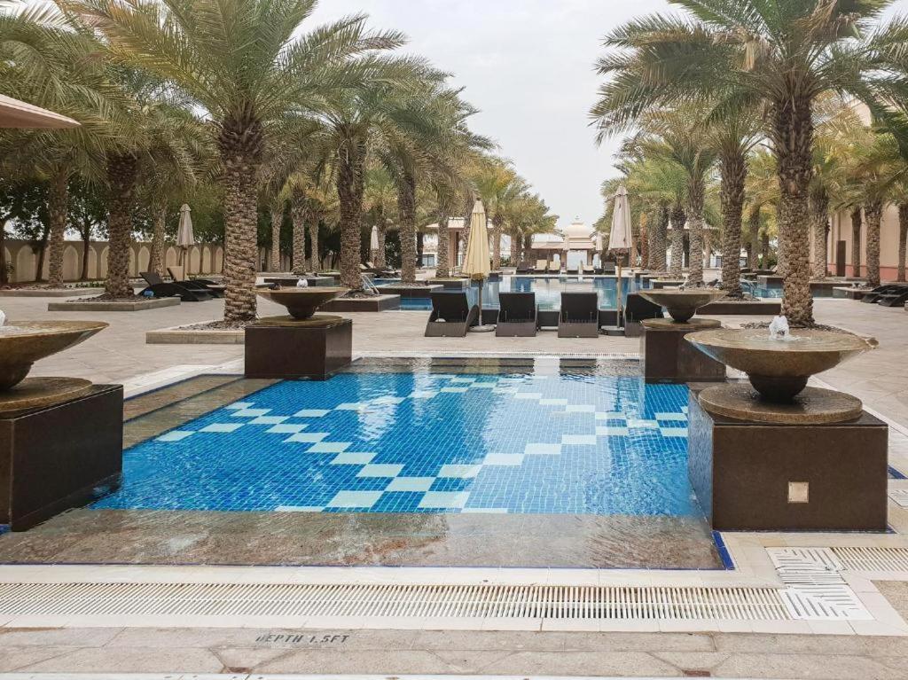 Royal Club By Rvhr, Grandeur Residence Crescent Palm Jumeirah Dubai Exterior photo